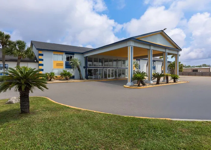 Super 8 By Wyndham Biloxi
