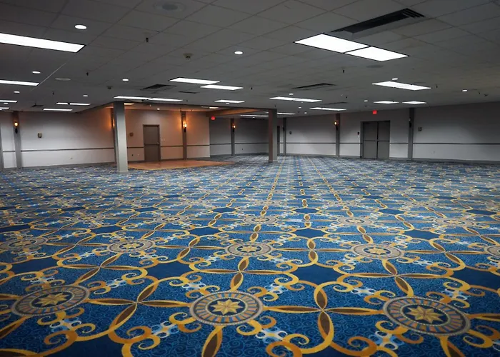 Ramada By Wyndham Tulsa Broken Arrow Hotel