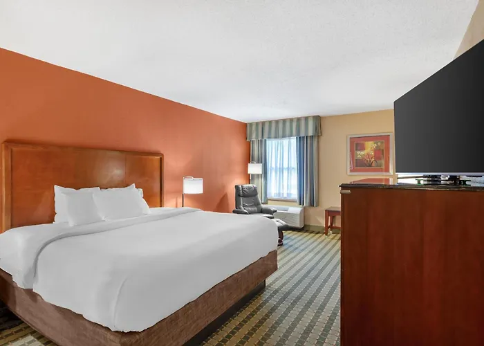 Best Western Plus Inn At Valley View Roanoke