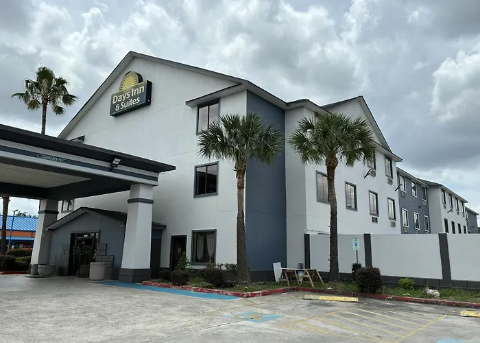 Days Inn & Suites By Wyndham Houston North/Aldine
