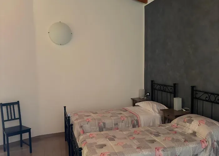 Samarcanda Hotel & Parking Di Parmigiani Silvia Civitavecchia