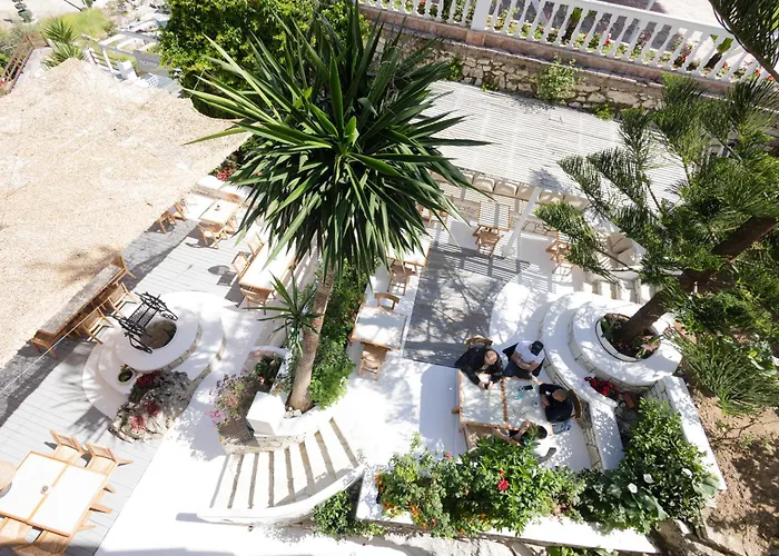 Harmony Hotel Sarandë