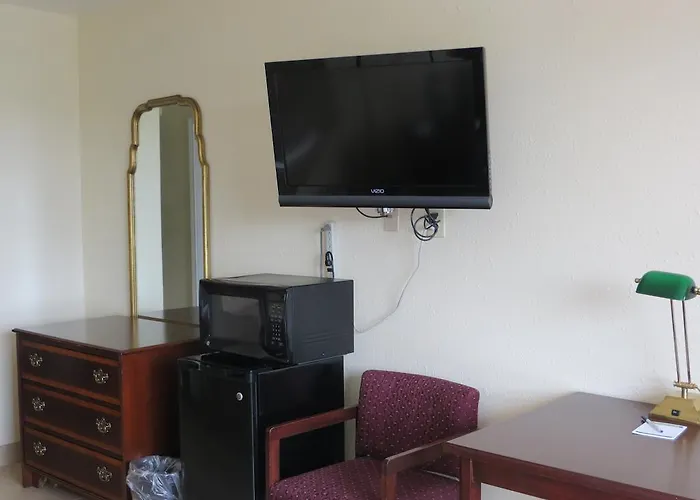 Flagship Inn