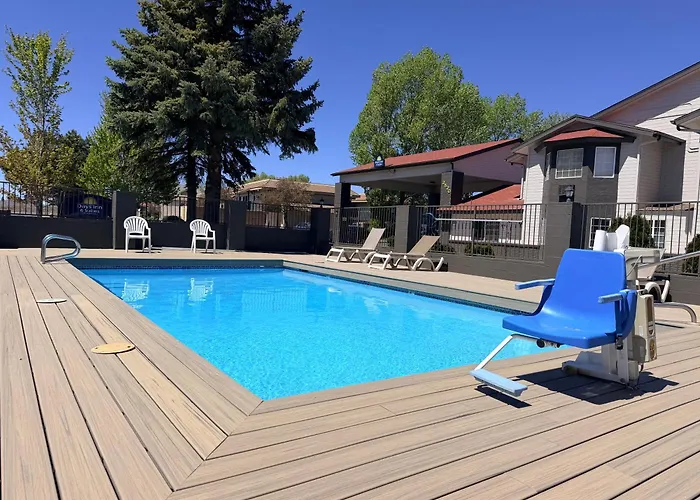 Days Inn & Suites By Wyndham Flagstaff I-40