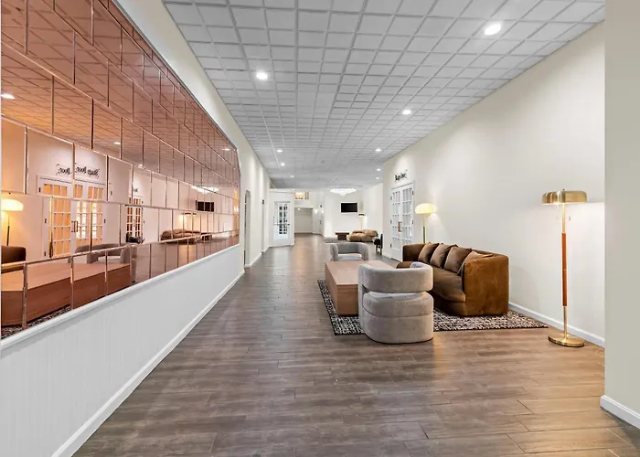 Ramada Hotel & Conference Center By Wyndham Lewiston