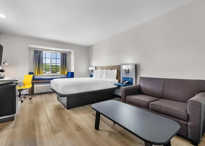 Microtel Inn & Suites By Wyndham Prairie Du Chien