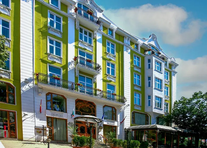 Grand Hotel London Warna