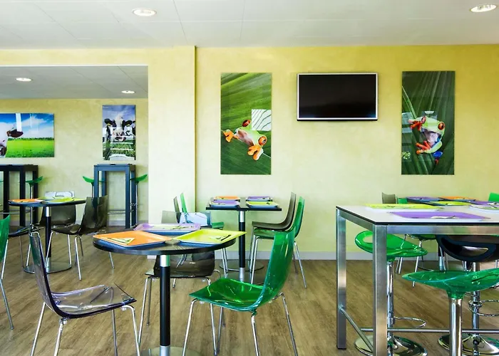 Hôtel Ibis Styles Bourges - Piscine extérieure chauffée - Restaurants à proximité