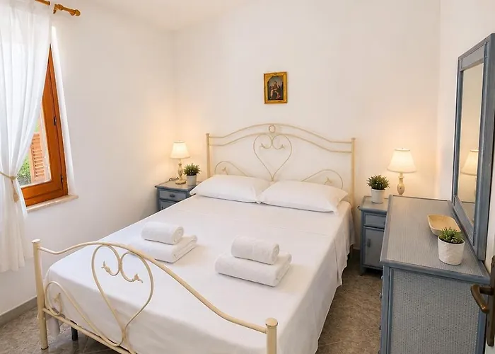 Ninfa Sul Mare Apartments - Piscina con Area Relax e Parcheggio Gratuito