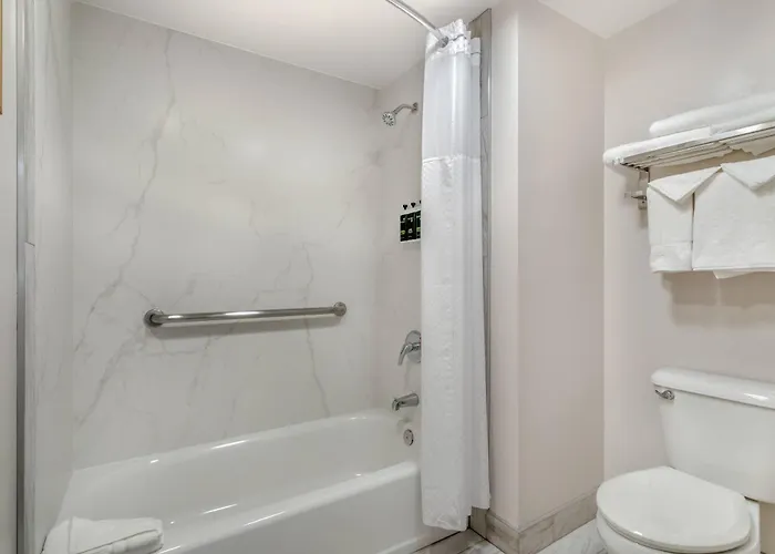 University Park Inn & Suites, An Ascend Collection Hotel Davis