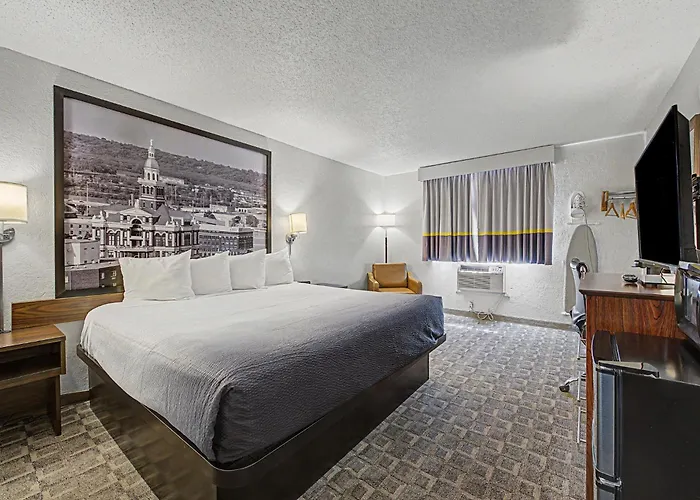 Super 8 By Wyndham Dubuque