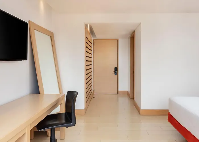 Hotel Fairfield By Marriott Bogota Embajada