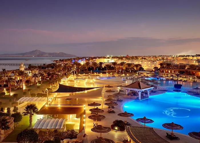 Coral Sea Holiday Resort & Aqua Park
