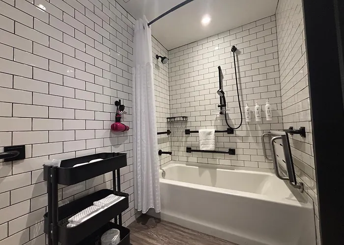 Moxy Seattle Downtown Hotel