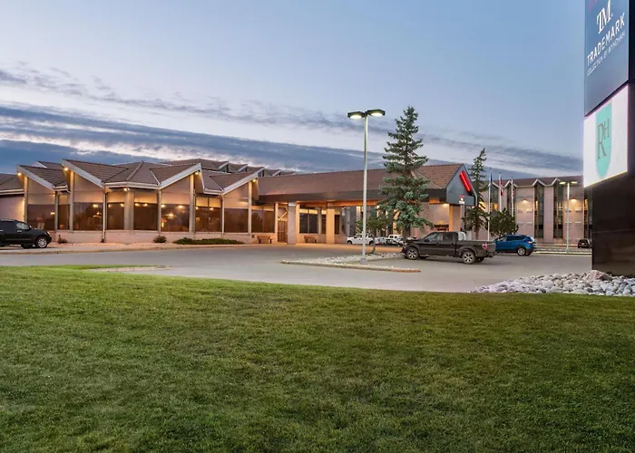 Royal Hotel West Edmonton, Trademark Collection By Wyndham