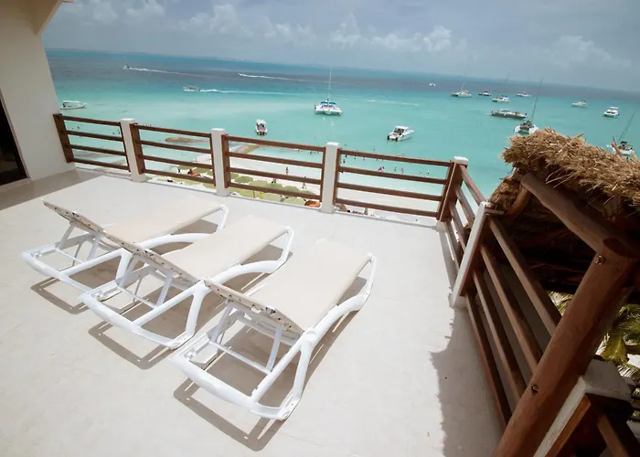 Cuxos Hotel Beachfront