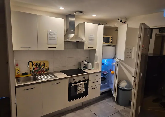 Big Flat Sea Vieuw 95 M2 5 Rooms Near Airport 5 Min Train 3 Min And Tram On Site, Beach 7 Min, 2 Showers And 2 Toilets , Neuf Grand Appartement 95 M2 5 Chambres Proche Aeroport 5 Min Train 3 Min Et Tramway Sur Place, Plage 7 Min 2 Douches Et 2 Wc Vue