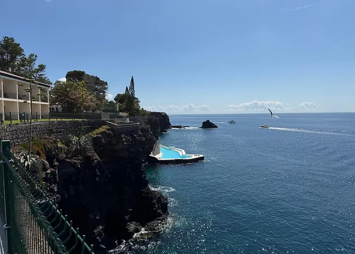 Albatroz Beach & Yacht Club Santa Cruz - Madeira