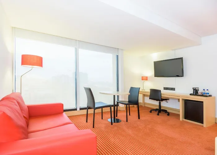 Hotel Fairfield By Marriott Bogota Embajada