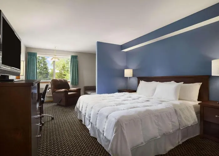 Days Inn By Wyndham Lacey Olympia Area