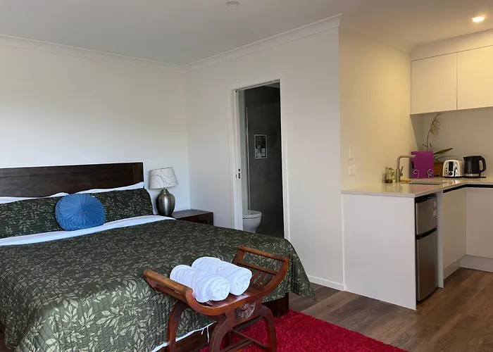 Private Cozy Sleepout With Free Parking & Self Check-In