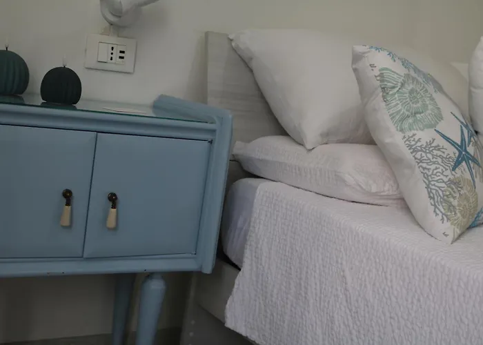 Avia Room