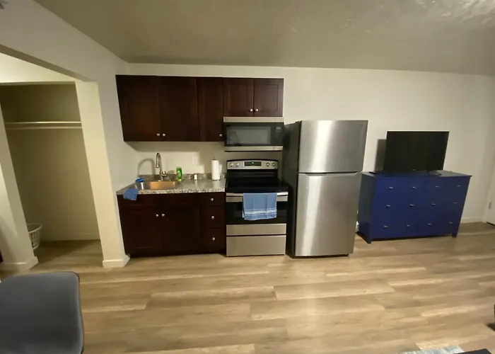 Green River Inn Apartments