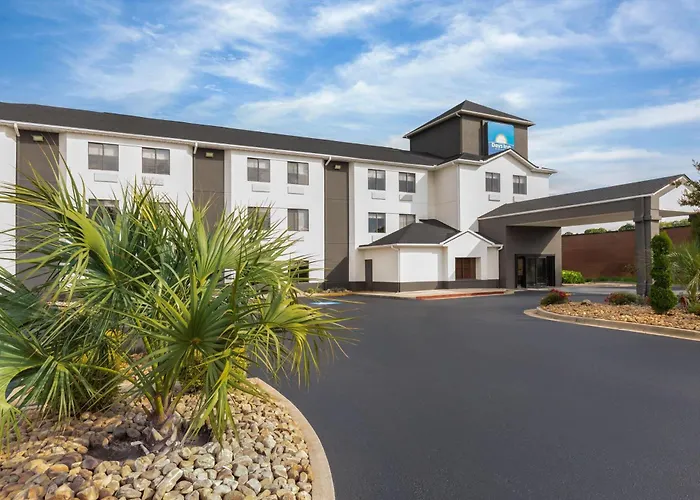 Days Inn By Wyndham Mcdonough