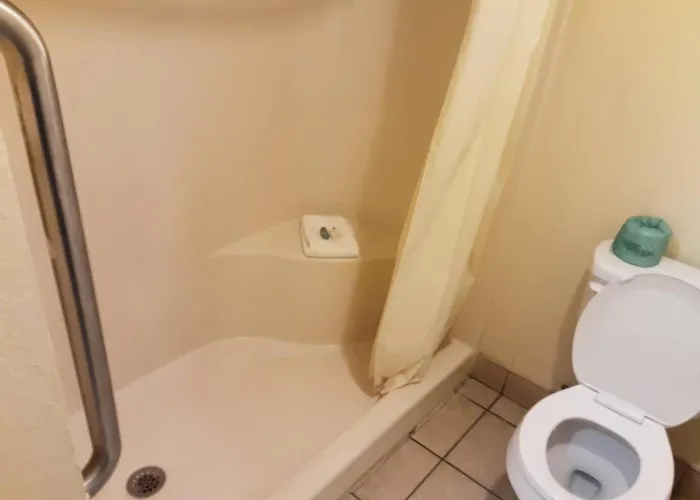 Econo Lodge Inn & Suites Griffin North