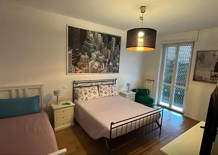 Room Saronno + B&B