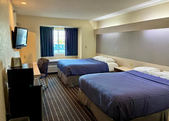 Chadron Inn & Suites