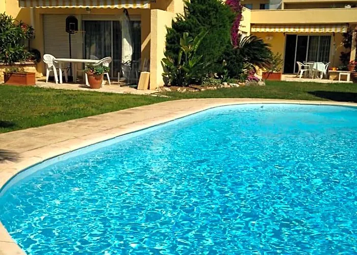 Villa C3 Arthur Rimbaub chambre d’hôte piscine proche mer plage 600m