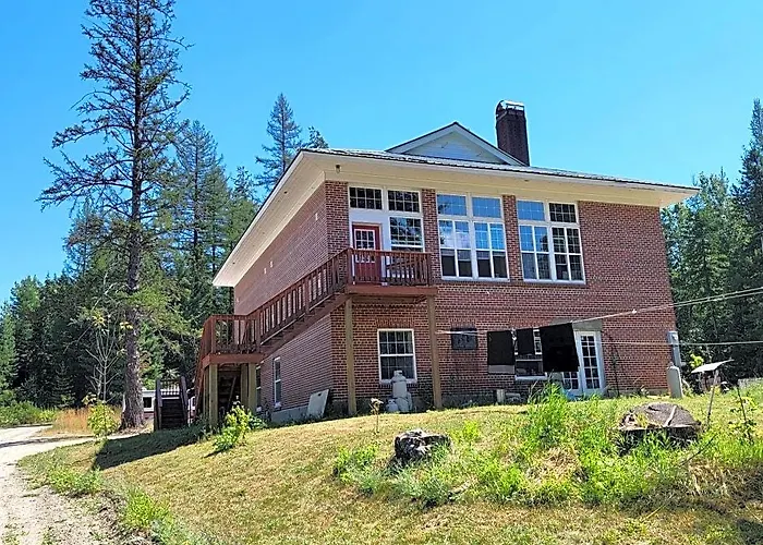 The Colburn Schoolhouse - Geography Suite