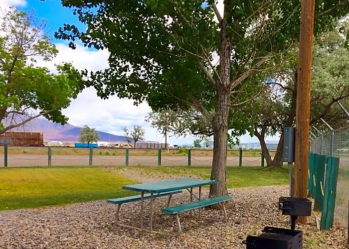 Rodeway Inn & Suites