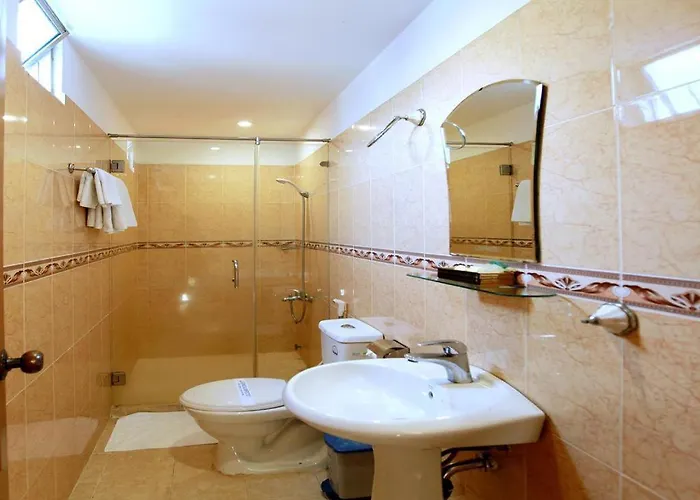Lucky Star Saigon Hotel