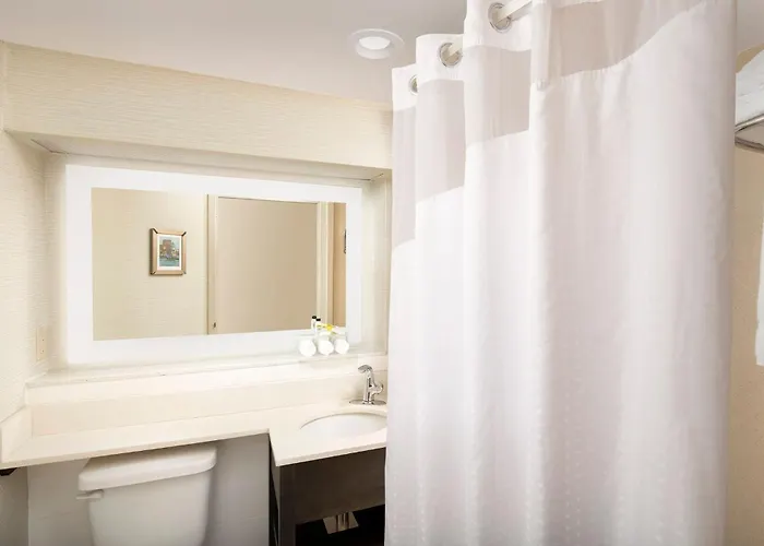 Holiday Inn Express & Suites Annapolis By Ihg