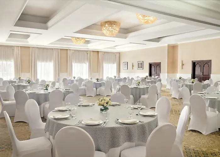 Hotel Crowne Plaza Muscat By Ihg