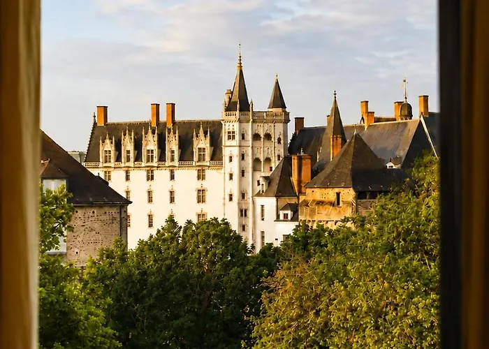 L'Hôtel - Face au Château Nantes