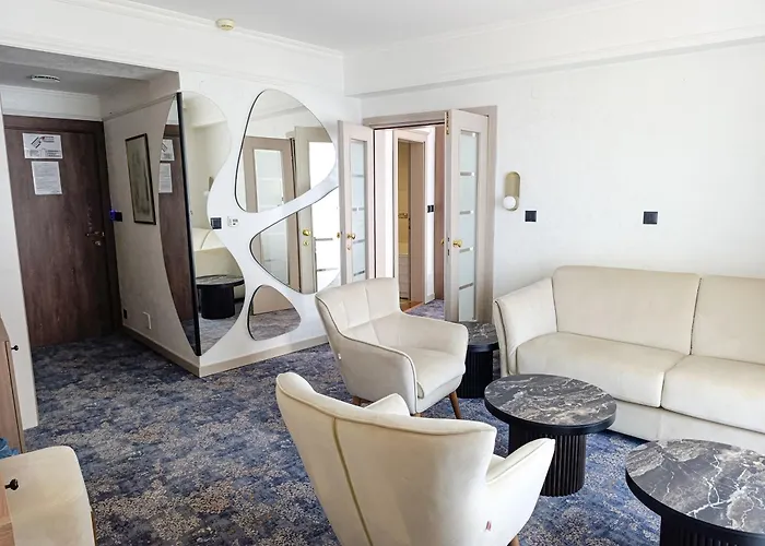 Hotel Bellevue - Metropol Lake Resort Lagadin