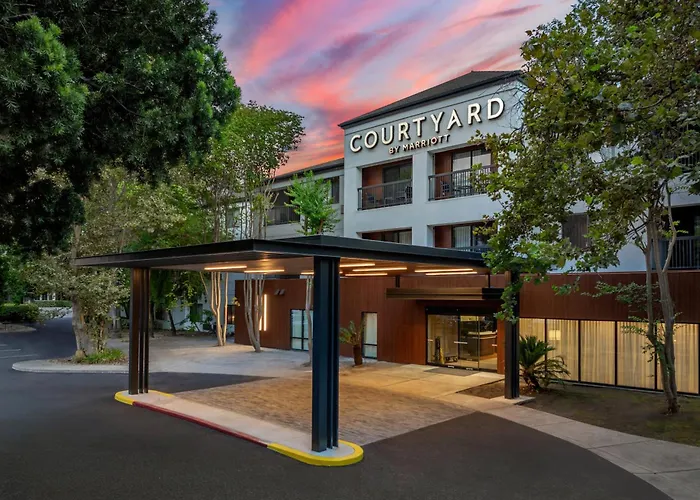Courtyard By Marriott Stockton