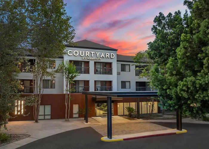 Courtyard By Marriott Stockton