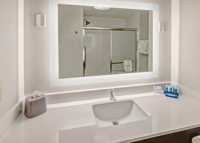 Holiday Inn Express Hotel & Suites Jackson Northeast By Ihg