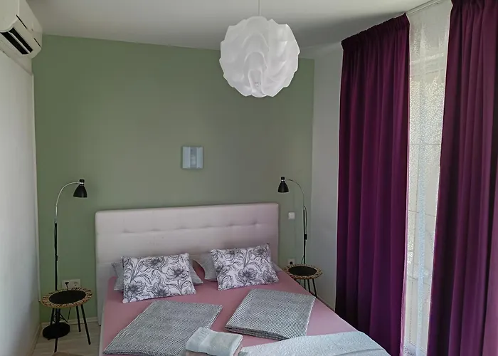 Ana Rooms