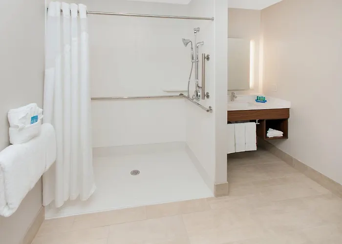 Holiday Inn Express & Suites - Sterling Heights-Detroit Area By Ihg
