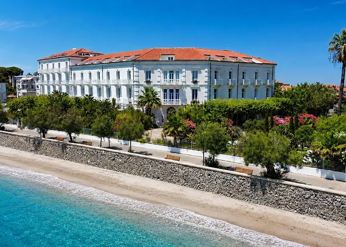 Grand Hotel Des Sablettes Plage, Curio Collection By Hilton La Seyne-sur-Mer