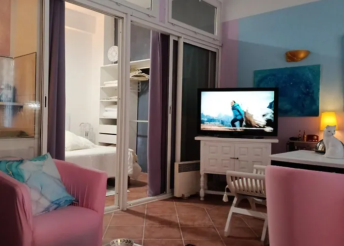 Nice Chambre Exclusive Dans 2 Pieces 40 M2 Atypique Original Dans Grande Structure Type Appartement D'Hote 80 M2 200 M Mer Promenade Des Anglais Sejour Chez L'Habitant