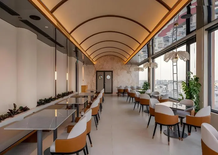 Iris Hotel Cần Thơ