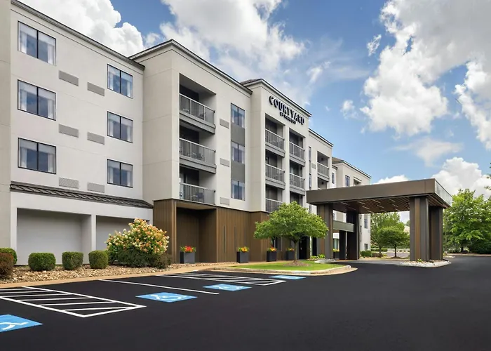 Courtyard Beckley Hotel