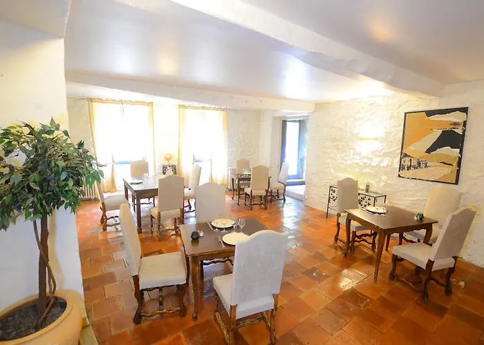 Logis Hôtels - Hôtel Restaurant du Midi
