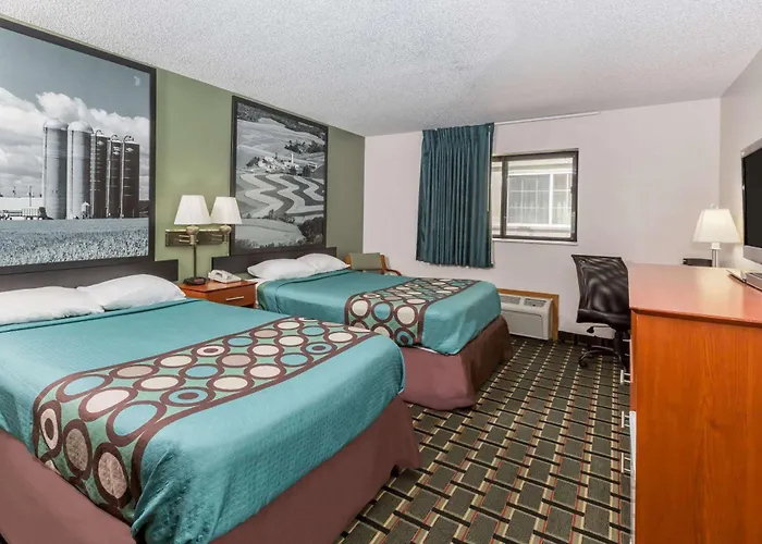 Super 8 By Wyndham Osceola Ia